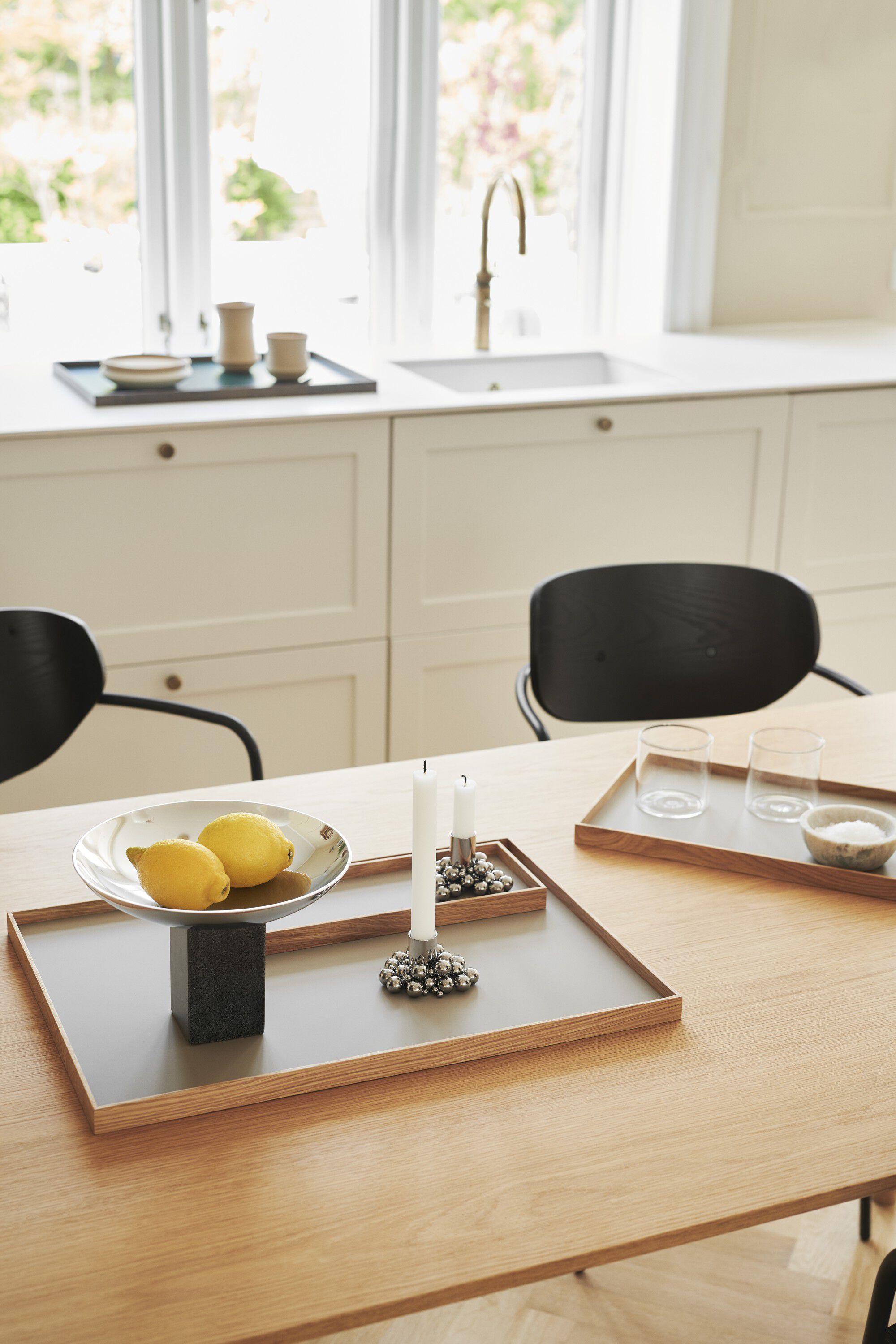 FRAME Tray Medium Oak Grey