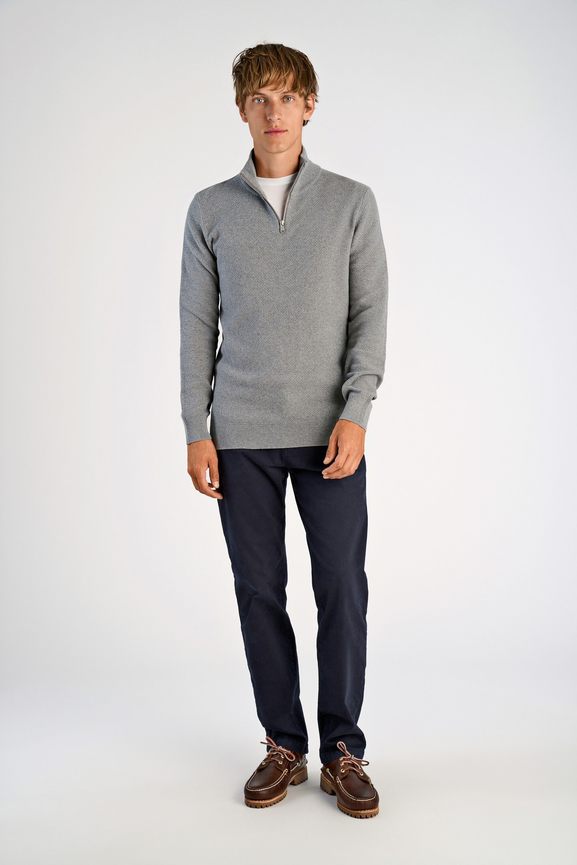 Recycle structure half zip