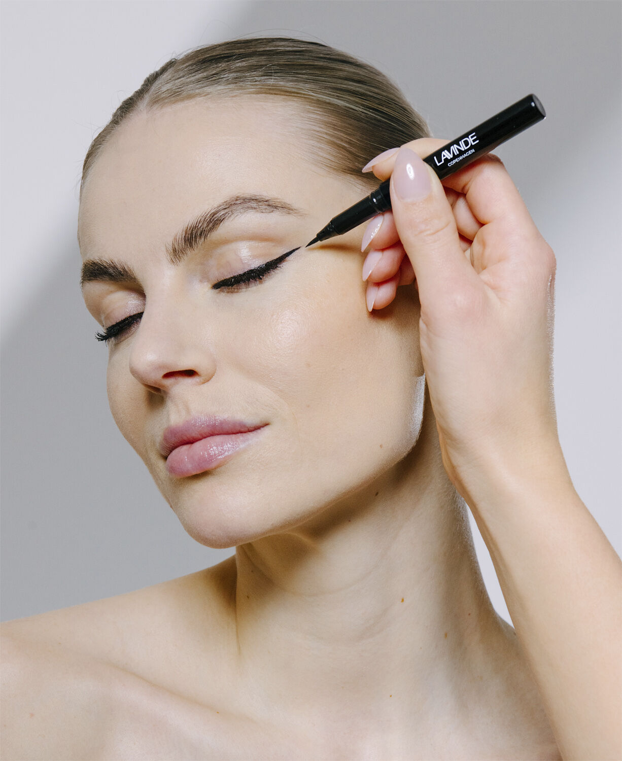 NOTABLE Liquid Eyeliner 0,8 ml