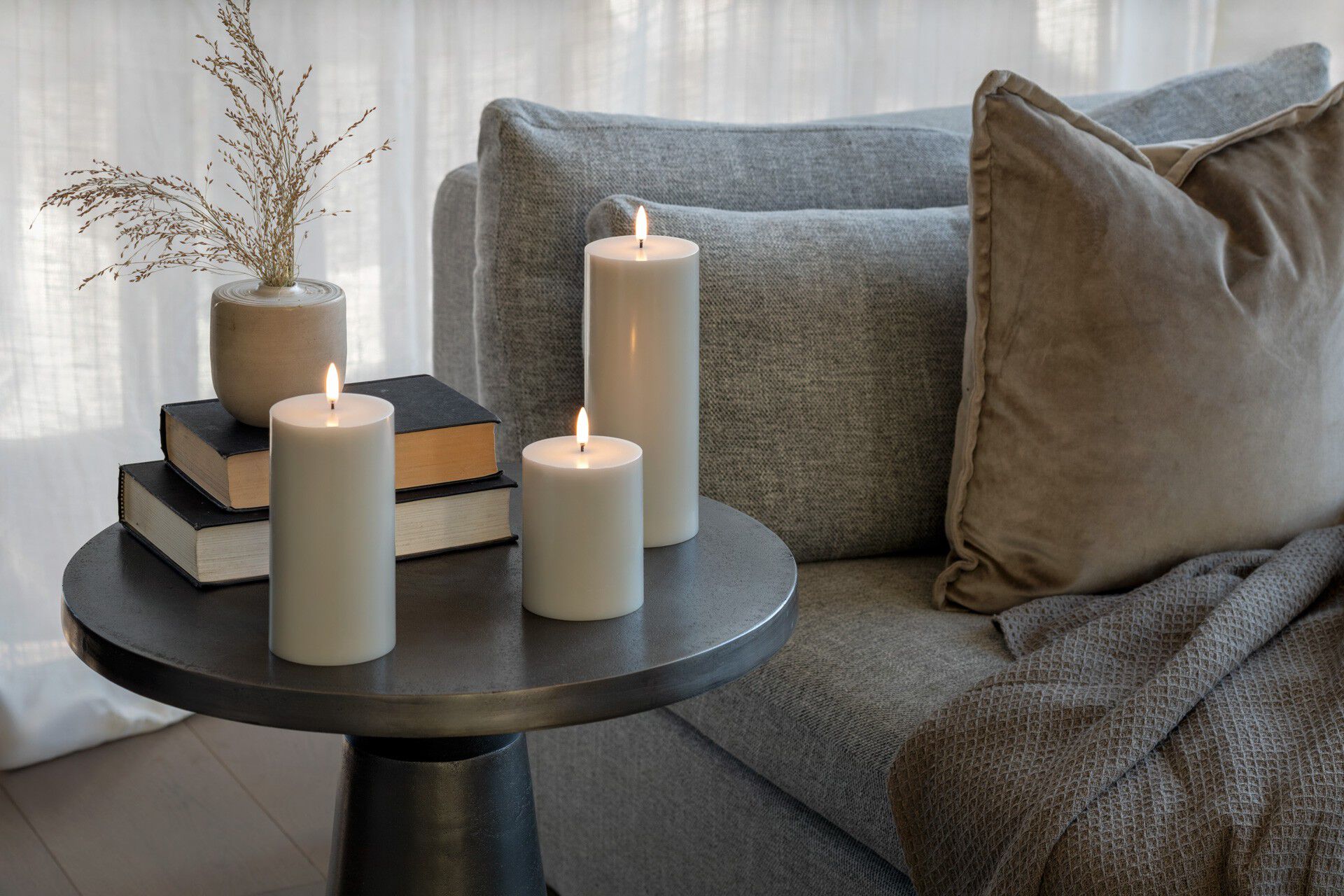 LED pillar candle, Oyster Grey, Smooth, 7,8x10 cm