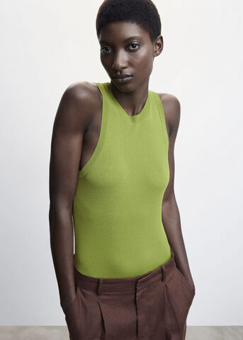 Knitted top with wide straps