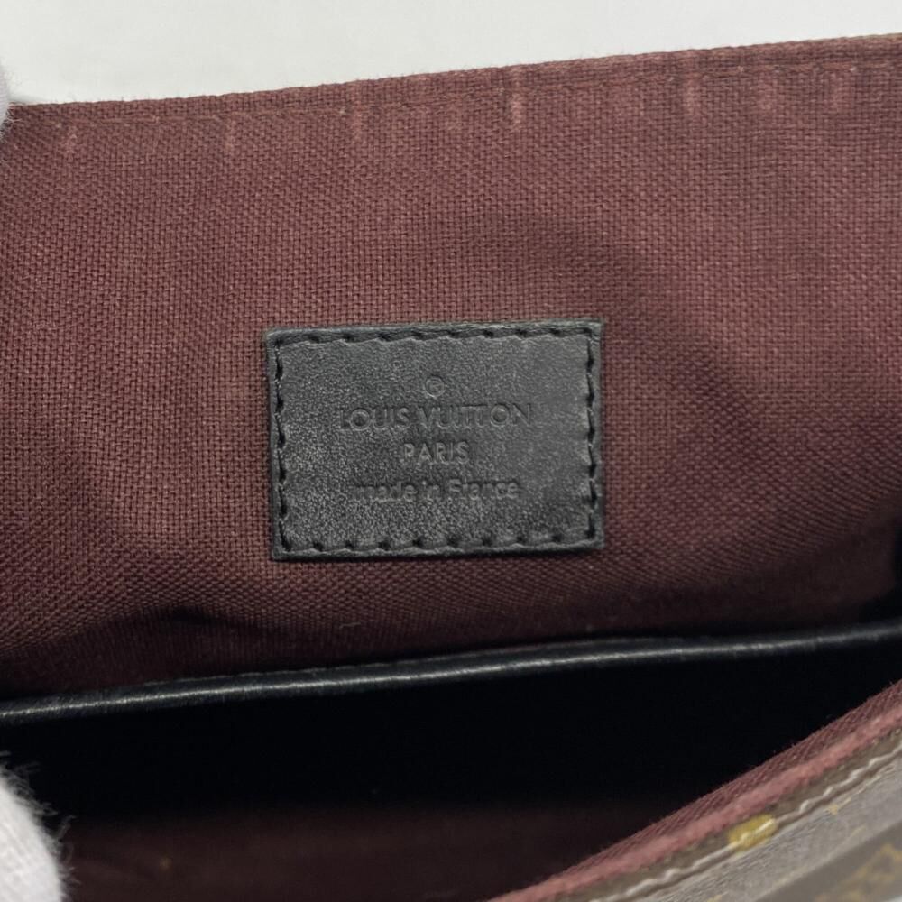 Louis Vuitton Shoulder Bags