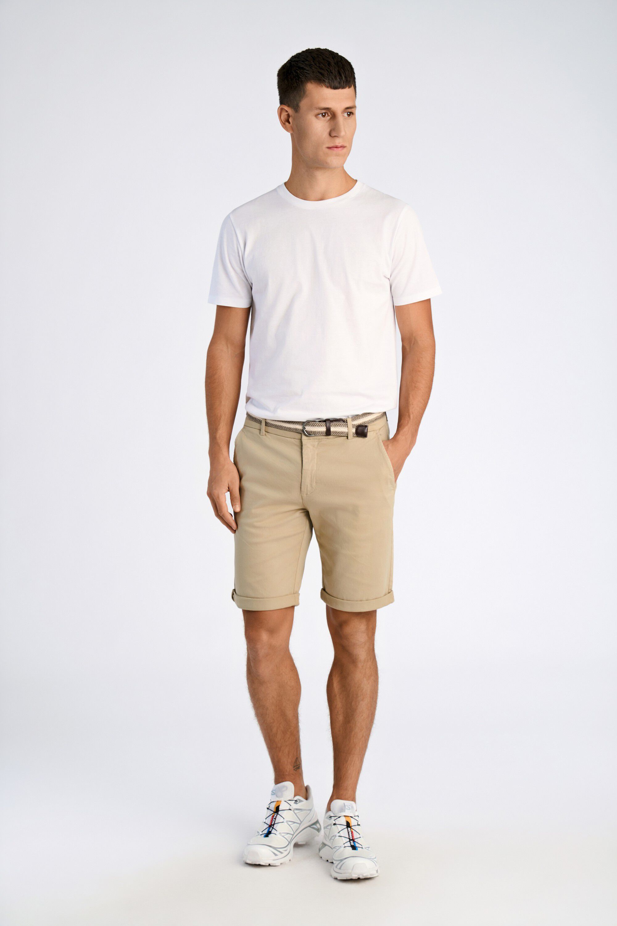 Superflex chino shorts w. belt