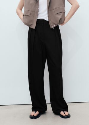 Straight-fit pleated trousers