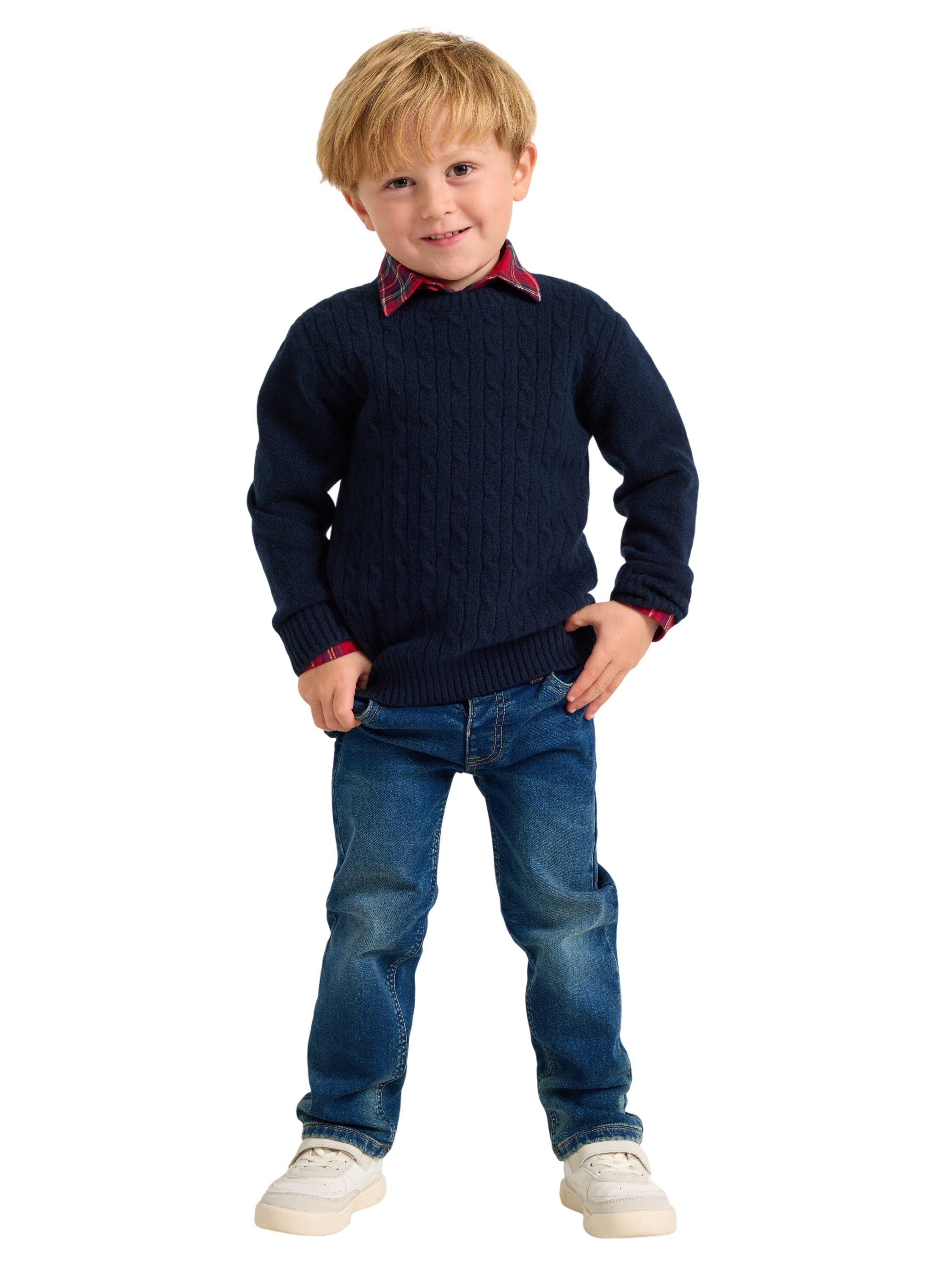 Sweater knitted cable