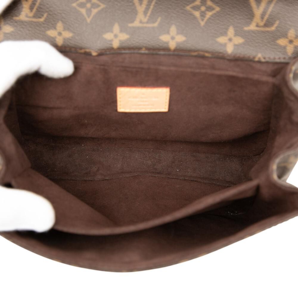 Louis Vuitton Shoulder Bags