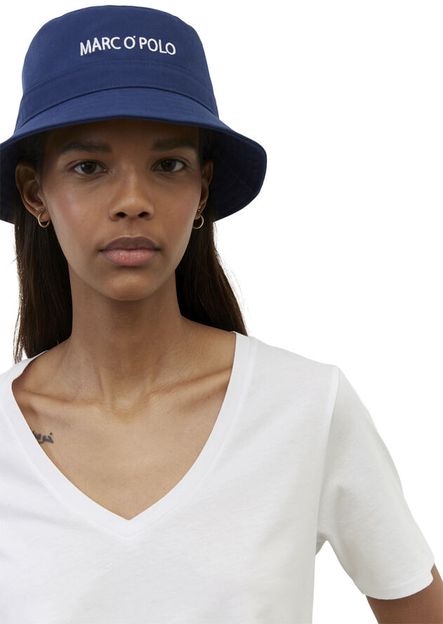 T-shirt, short sleeve, v-neck