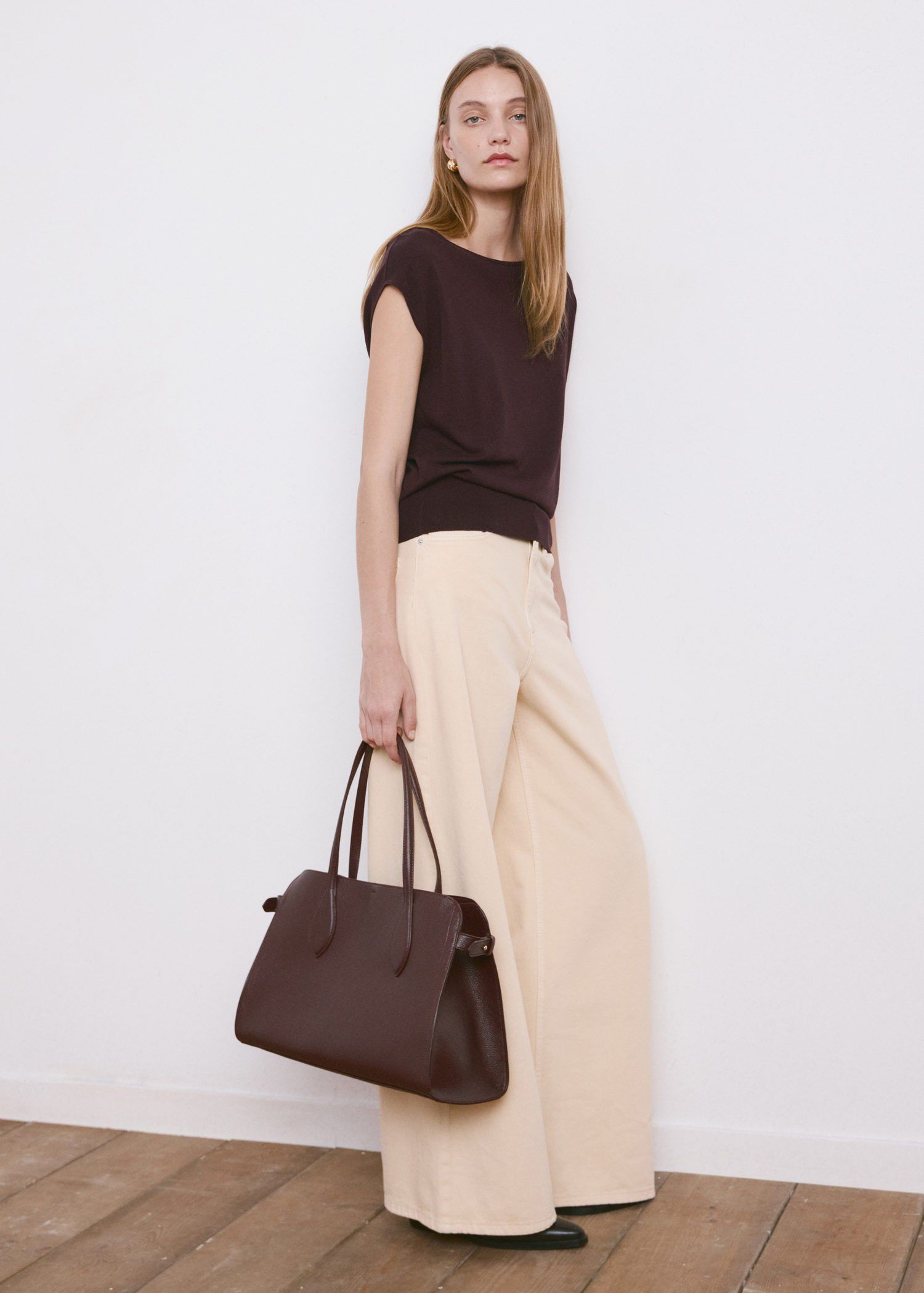 Short-sleeved knitted sweater