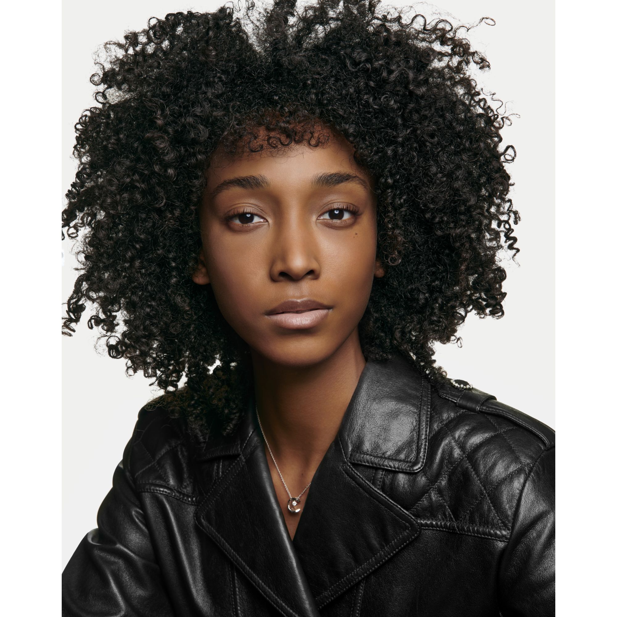 ET ULTIMATIVT FOUNDATIONSERUM FOR MERE UDSTR&Aring;LING