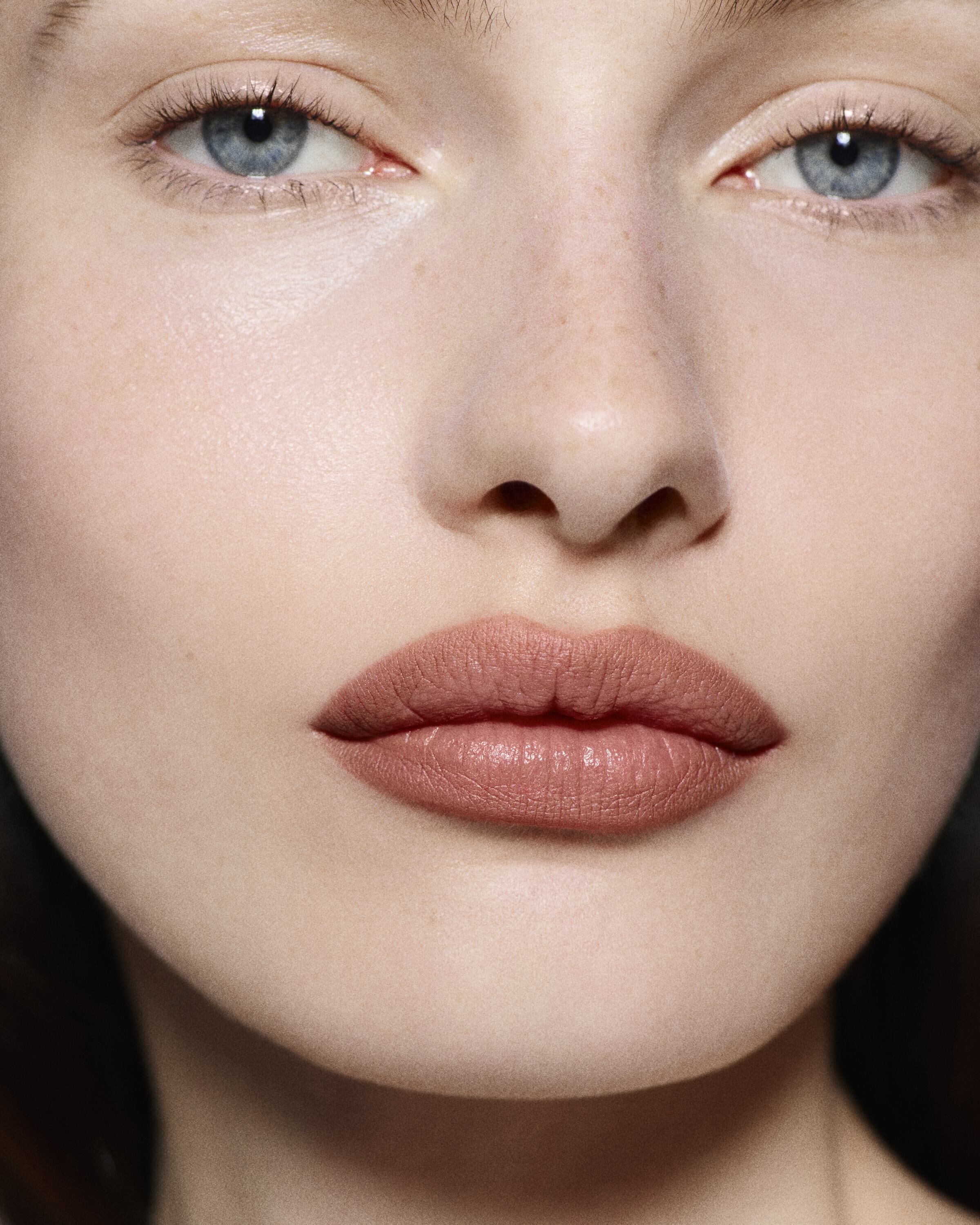 Lip Definer