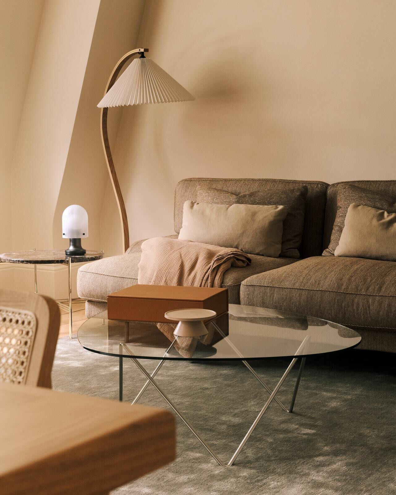 Pedrera Coffee Table Base: Chrome, Top: Transparent Glass