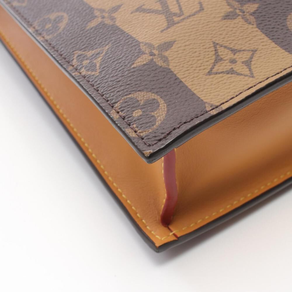 Louis Vuitton Messenger