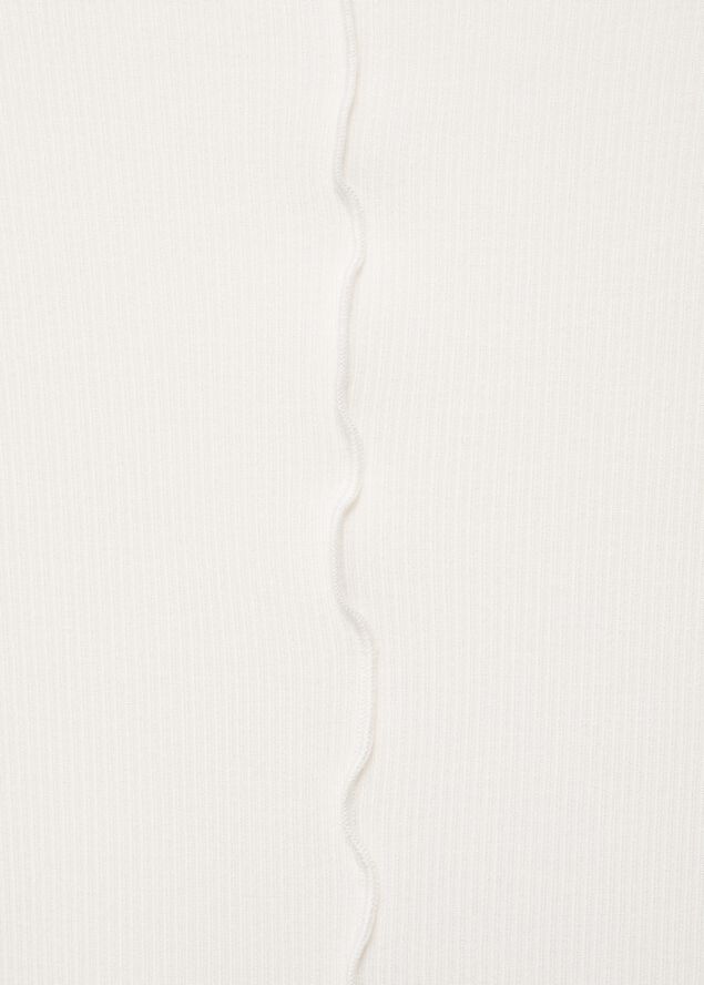 Ribbed t-shirt with scalloped trim