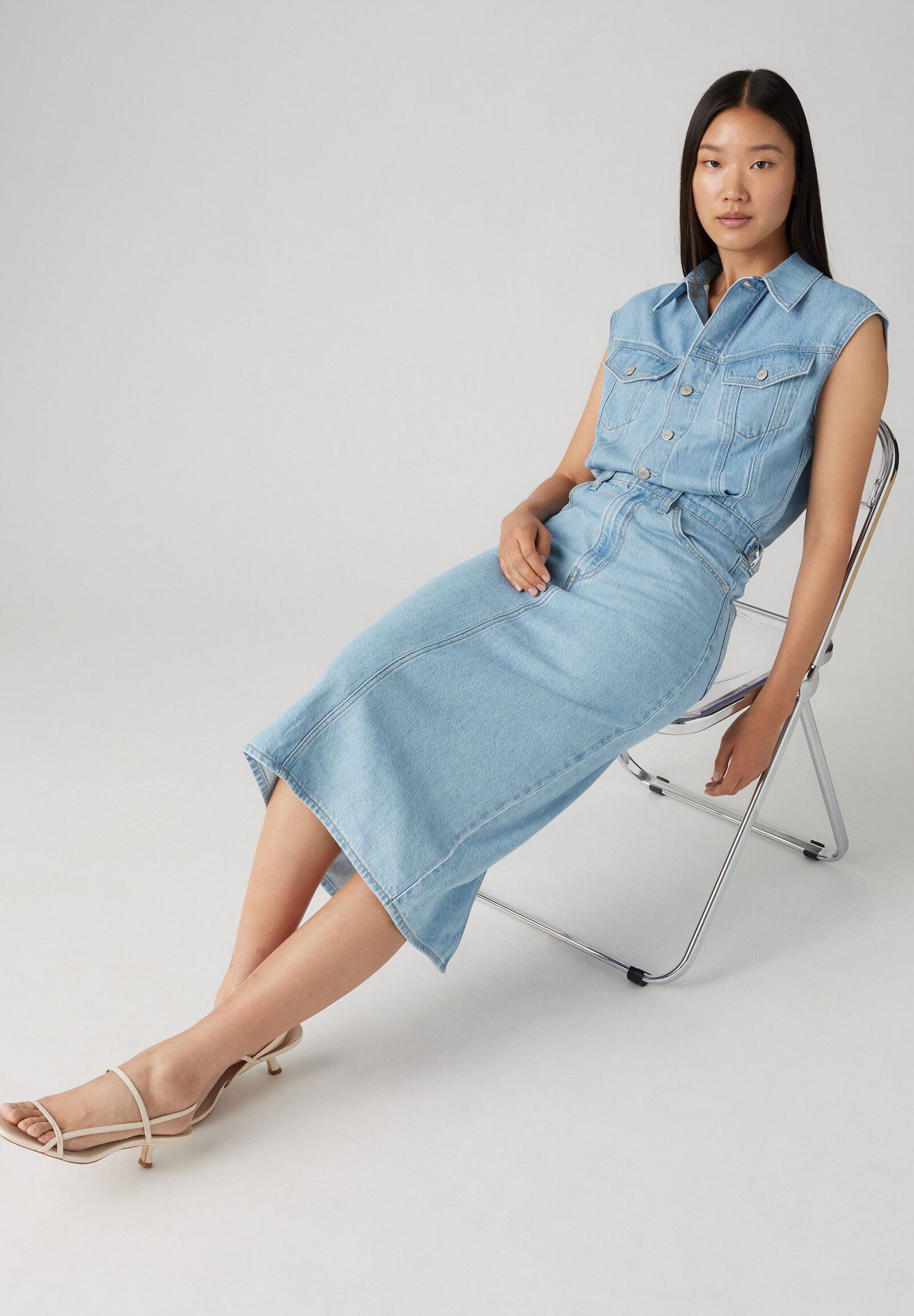 ICONIC SLEEVELESS DRESS WRAPPE