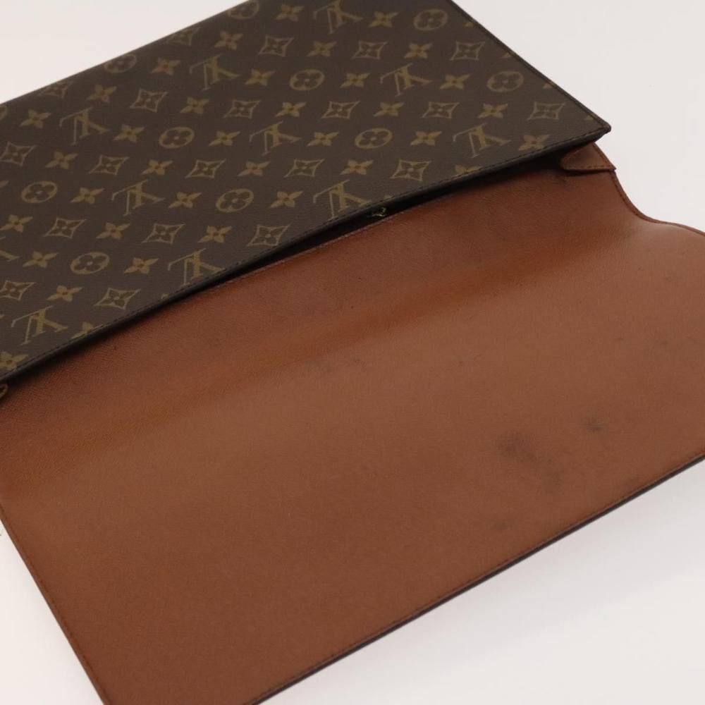 Louis Vuitton Clutch