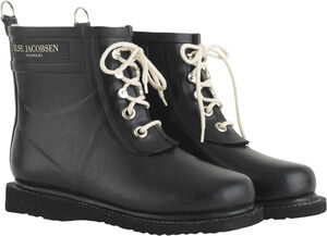 short rubberboot