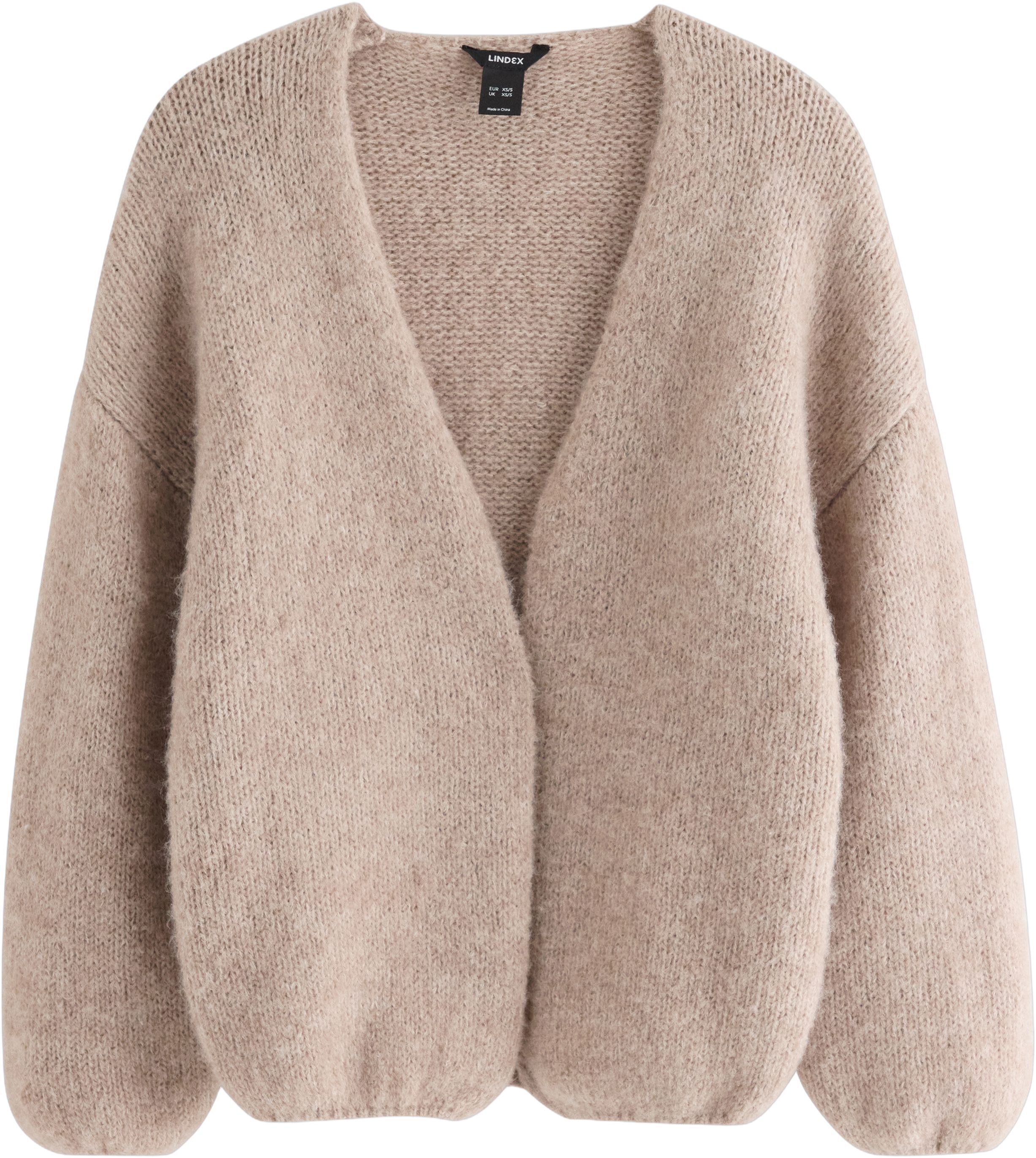 Soft and cosy knitted cardigan with