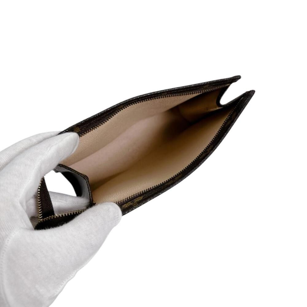 Louis Vuitton Poche Toilette