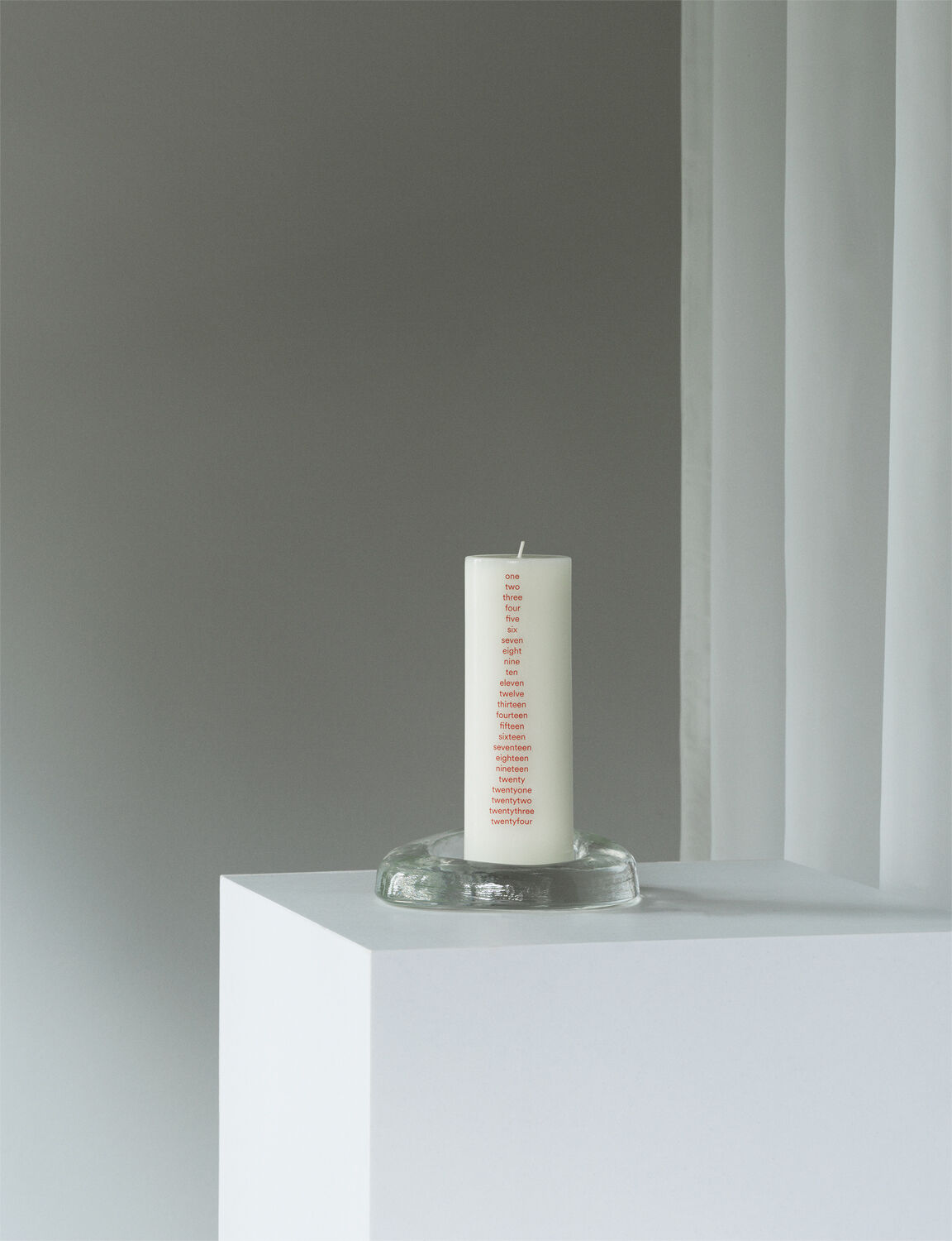 Calendar Candle Round