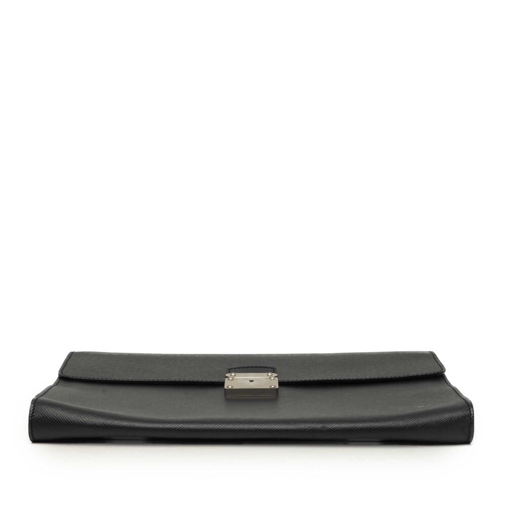 Louis Vuitton Clutch
