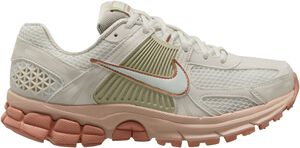 Zoom Vomero 5 Snakers