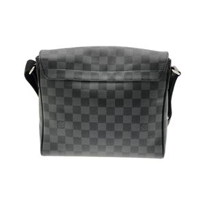 Louis Vuitton District