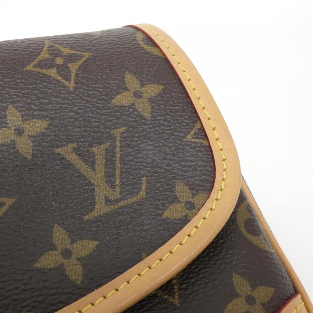 Louis Vuitton Shoulder Bags
