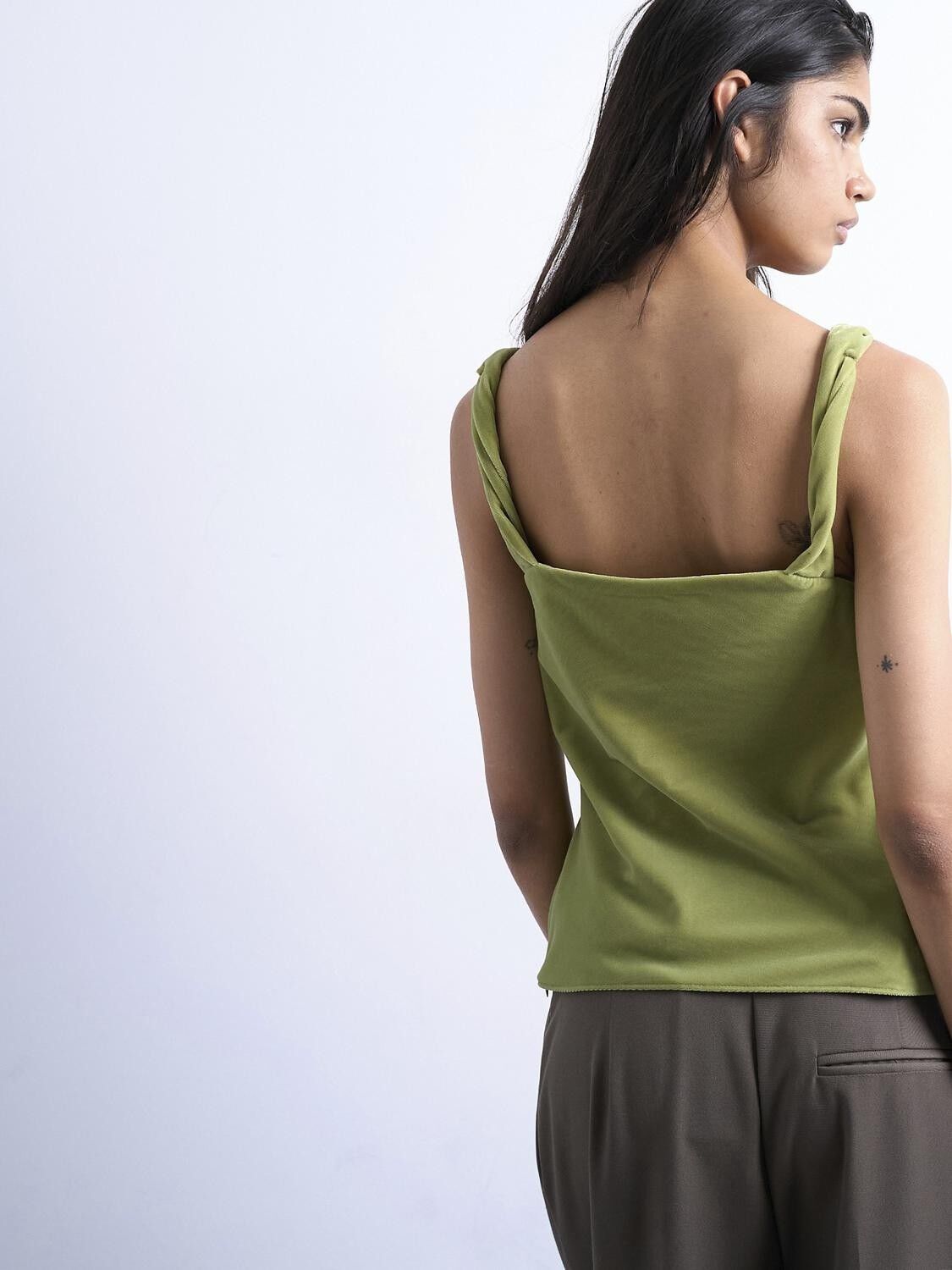 TSNINA COWL NECK CAMI