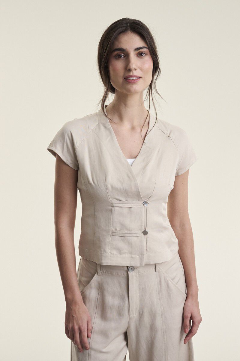 Sukosu kort&aelig;rmet bluse