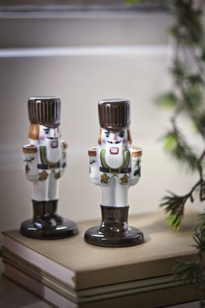 Hammersh&oslash;i Christmas N&oslash;ddekn&aelig;kker H12 cm hvid m. deko
