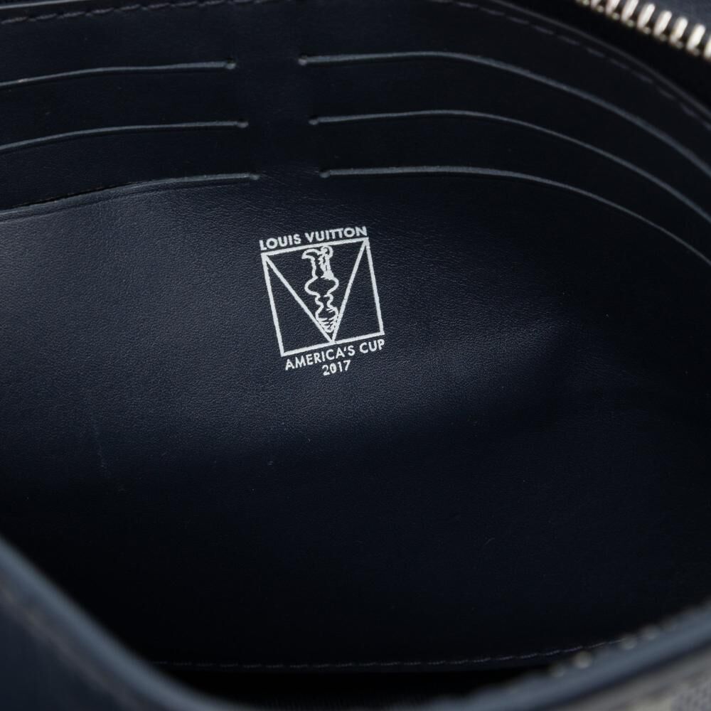 Louis Vuitton Pochette Homme