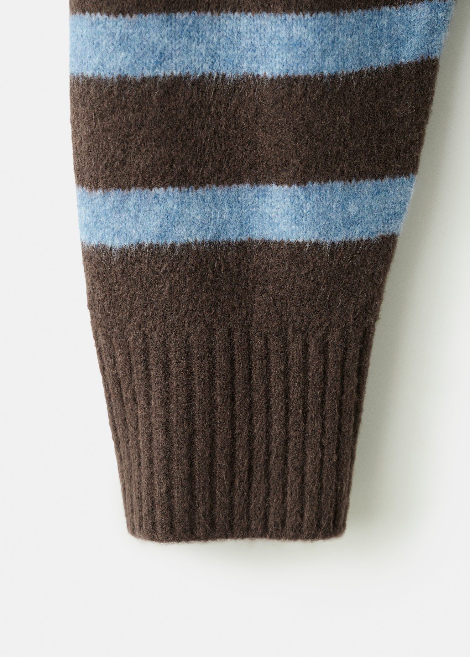 Oversized striped turtleneck sweate