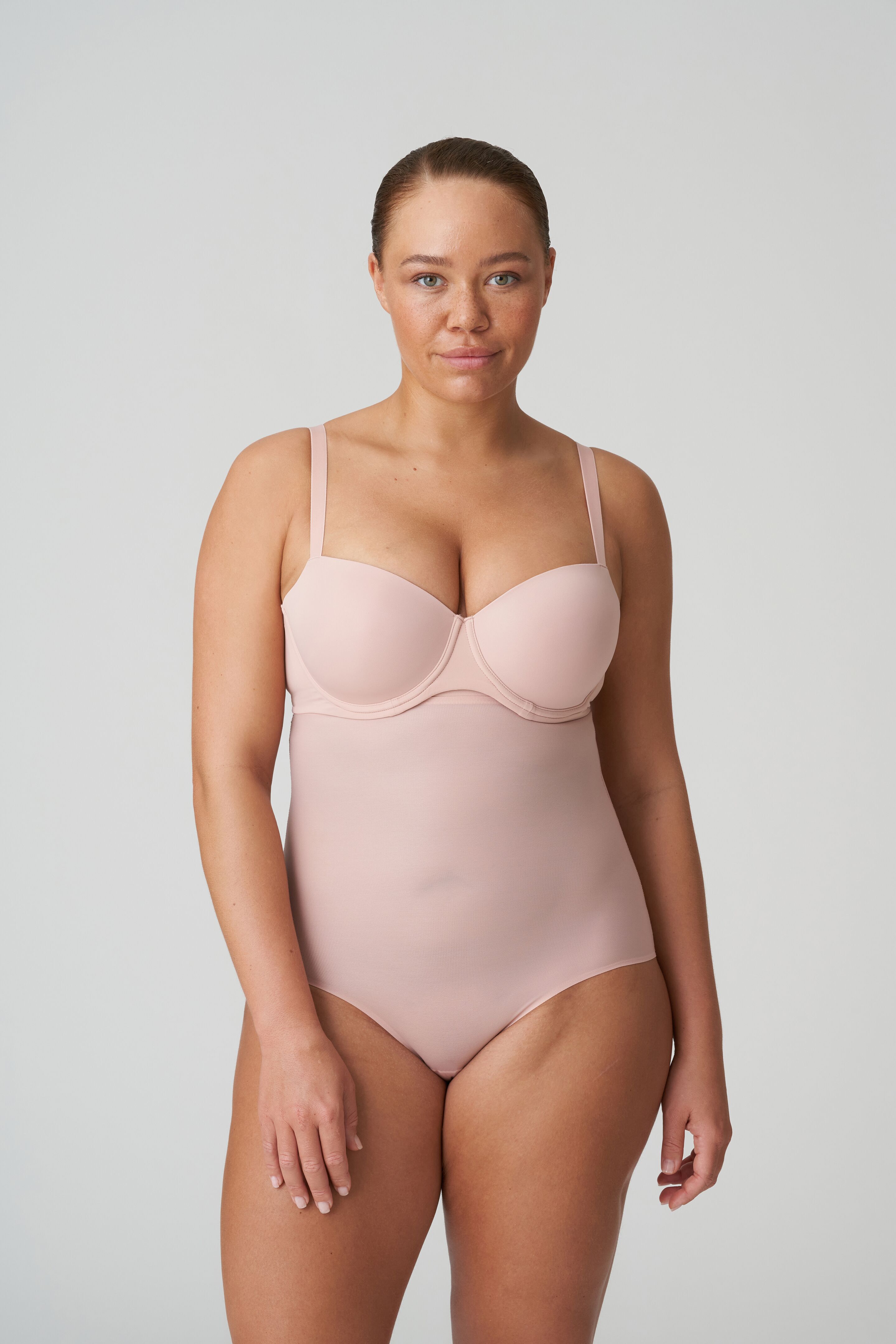 Figuras udglattende h&oslash;je trusser