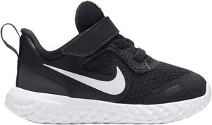 Revolution 5 Sneakers