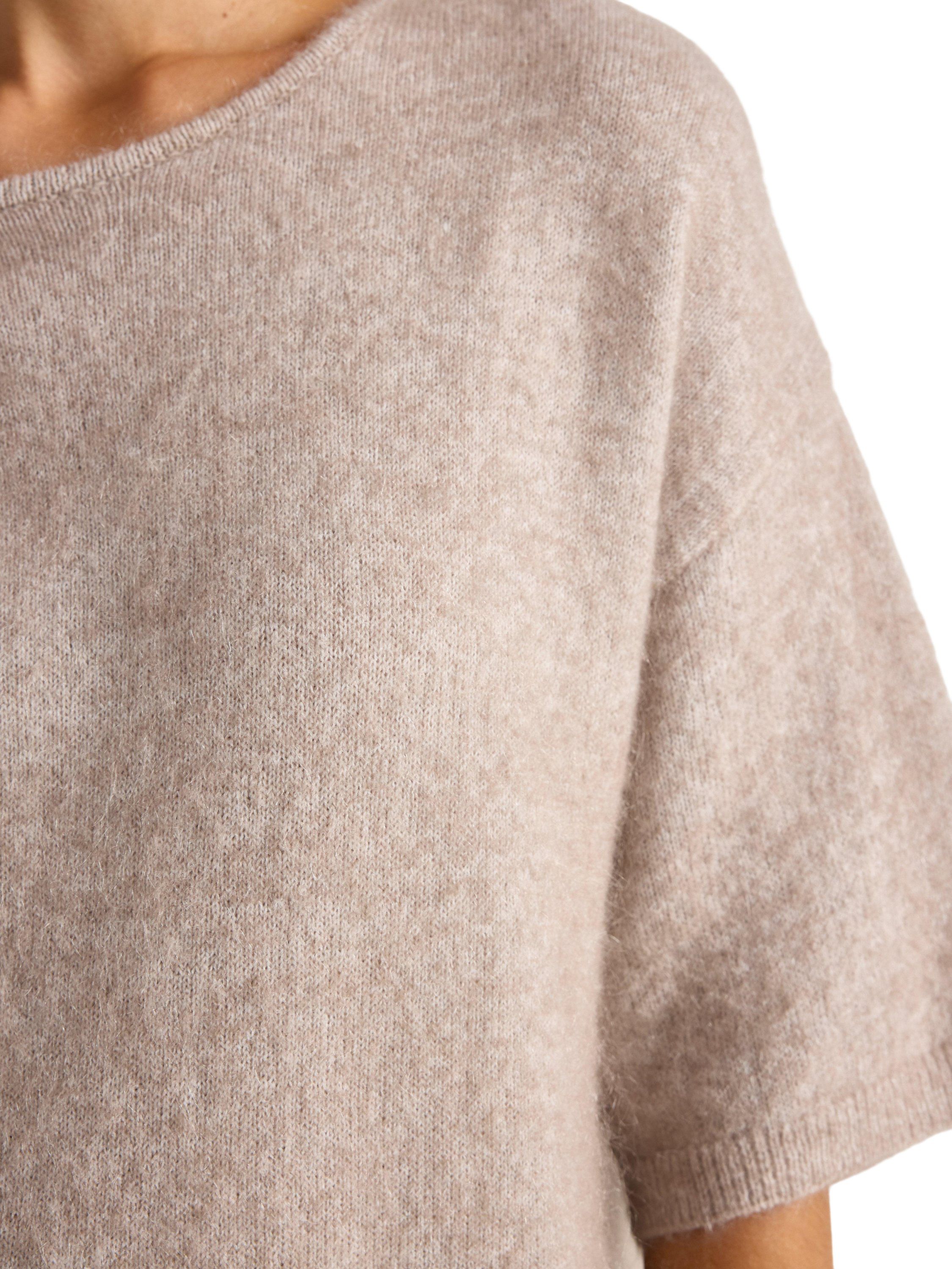 Kort&auml;rmad stickad tr&ouml;ja i mohairbla