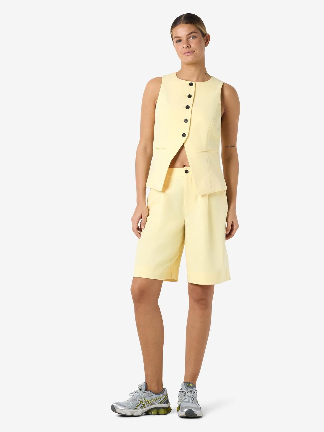 NMMAILE S/L O-NECK WAISTCOAT