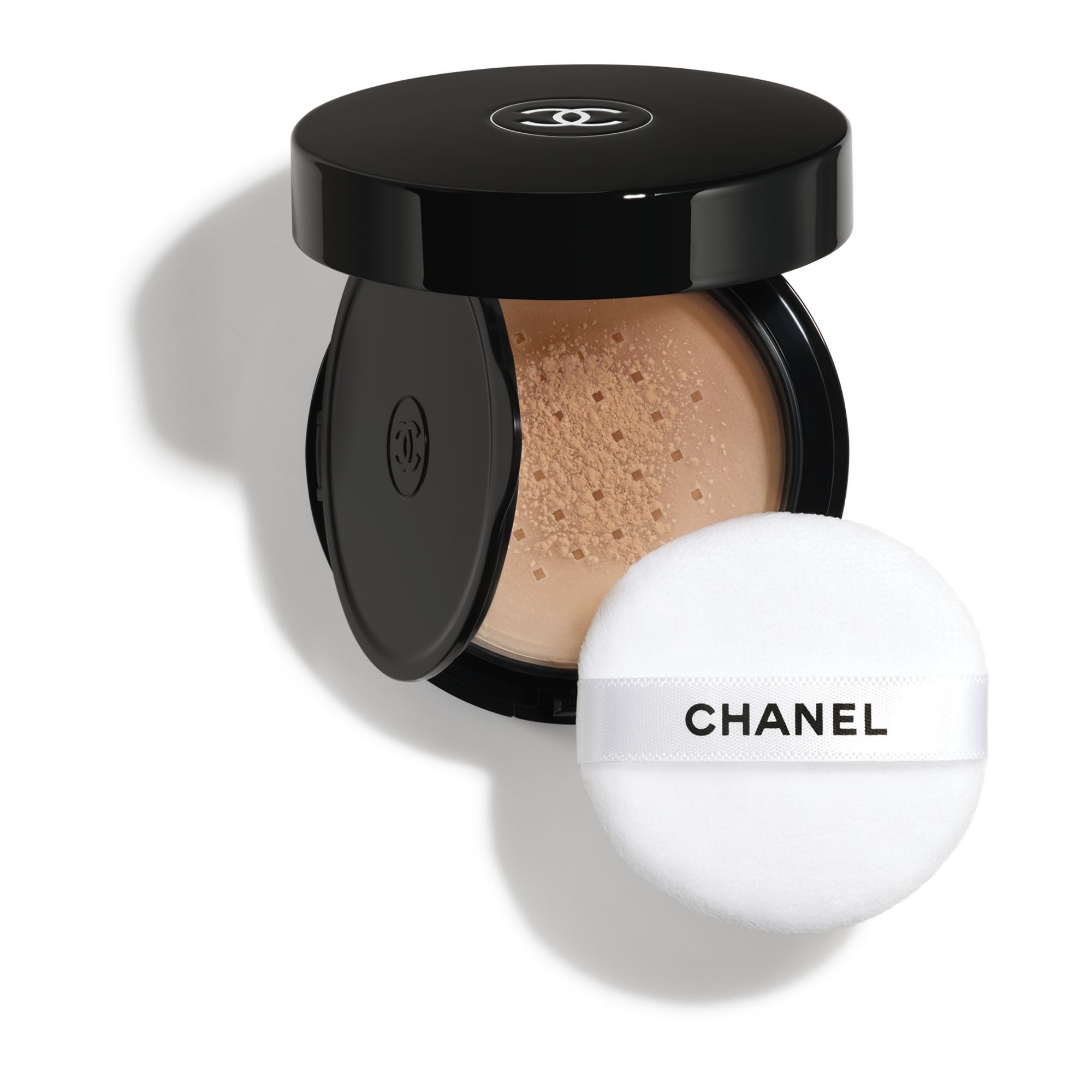 L&Oslash;ST PUDDER, NATURLIG FINISH. ON-THE-GO FORMAT