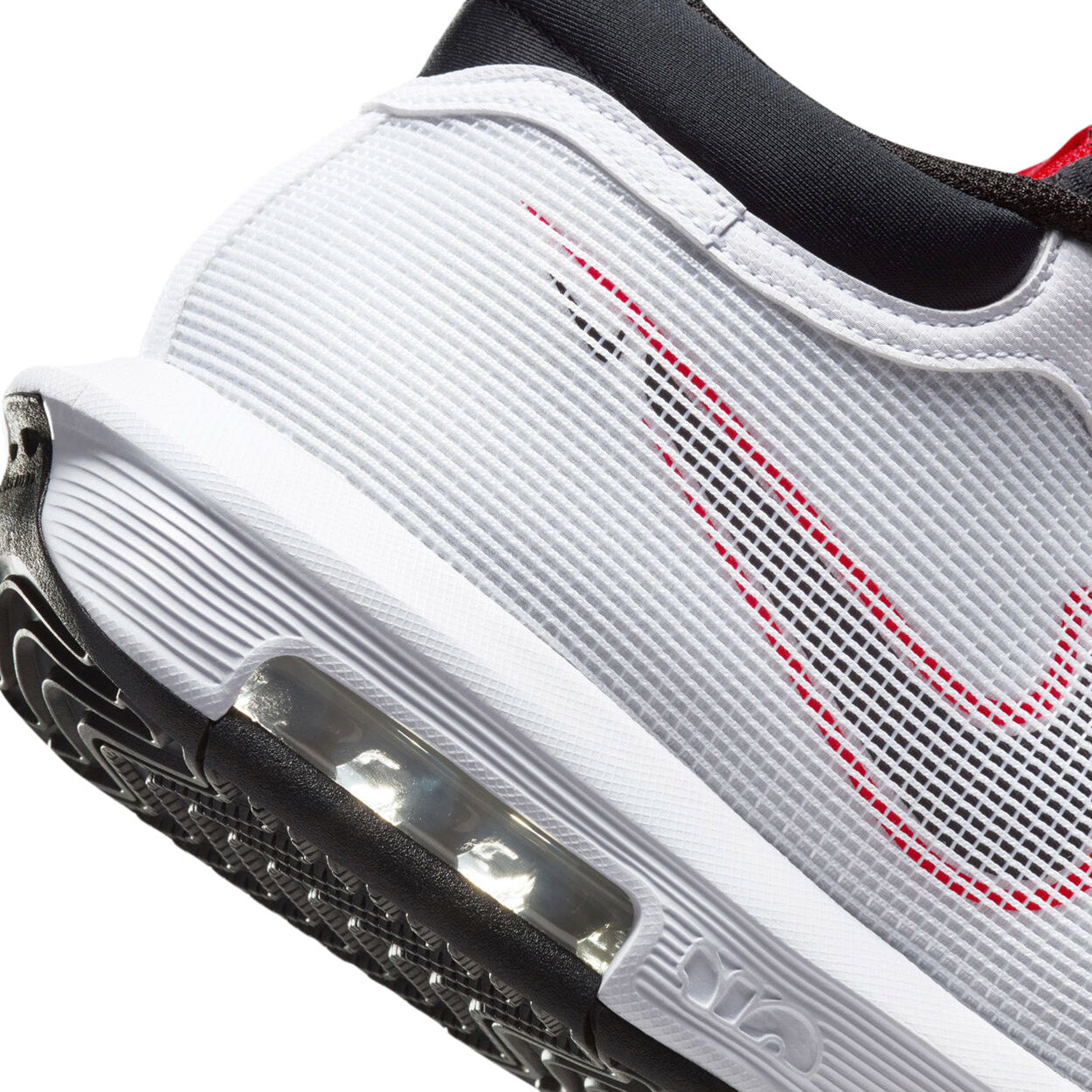 LEBRON WITNESS 8 BASKETBALL SH