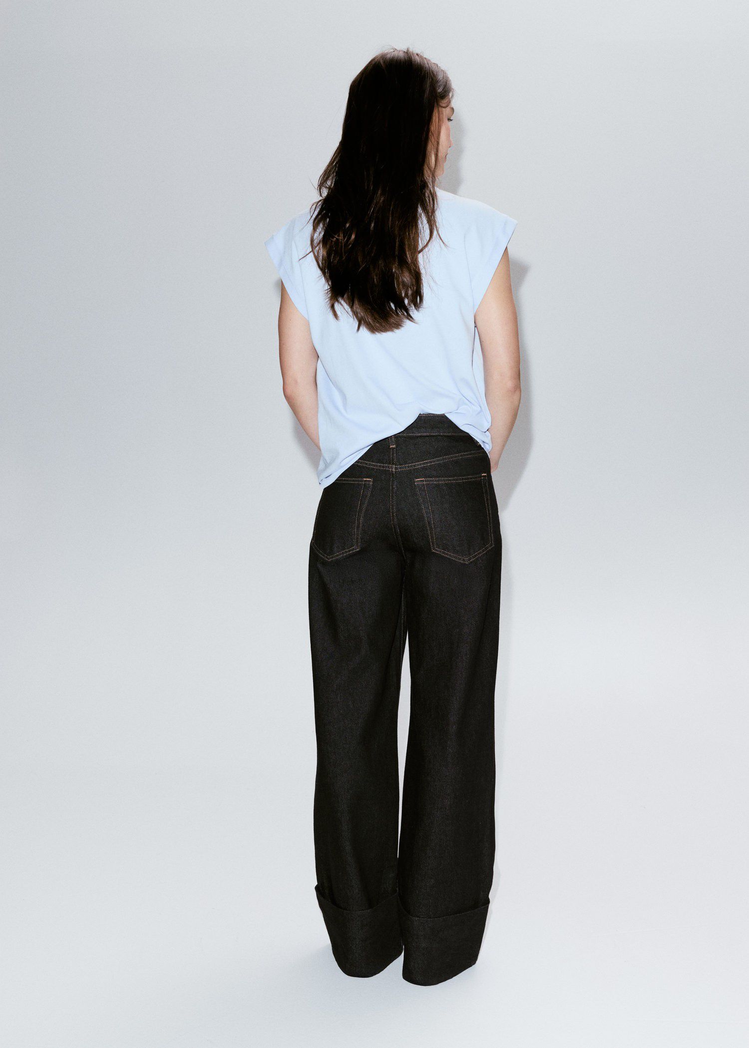 Short-sleeved cotton t-shirt