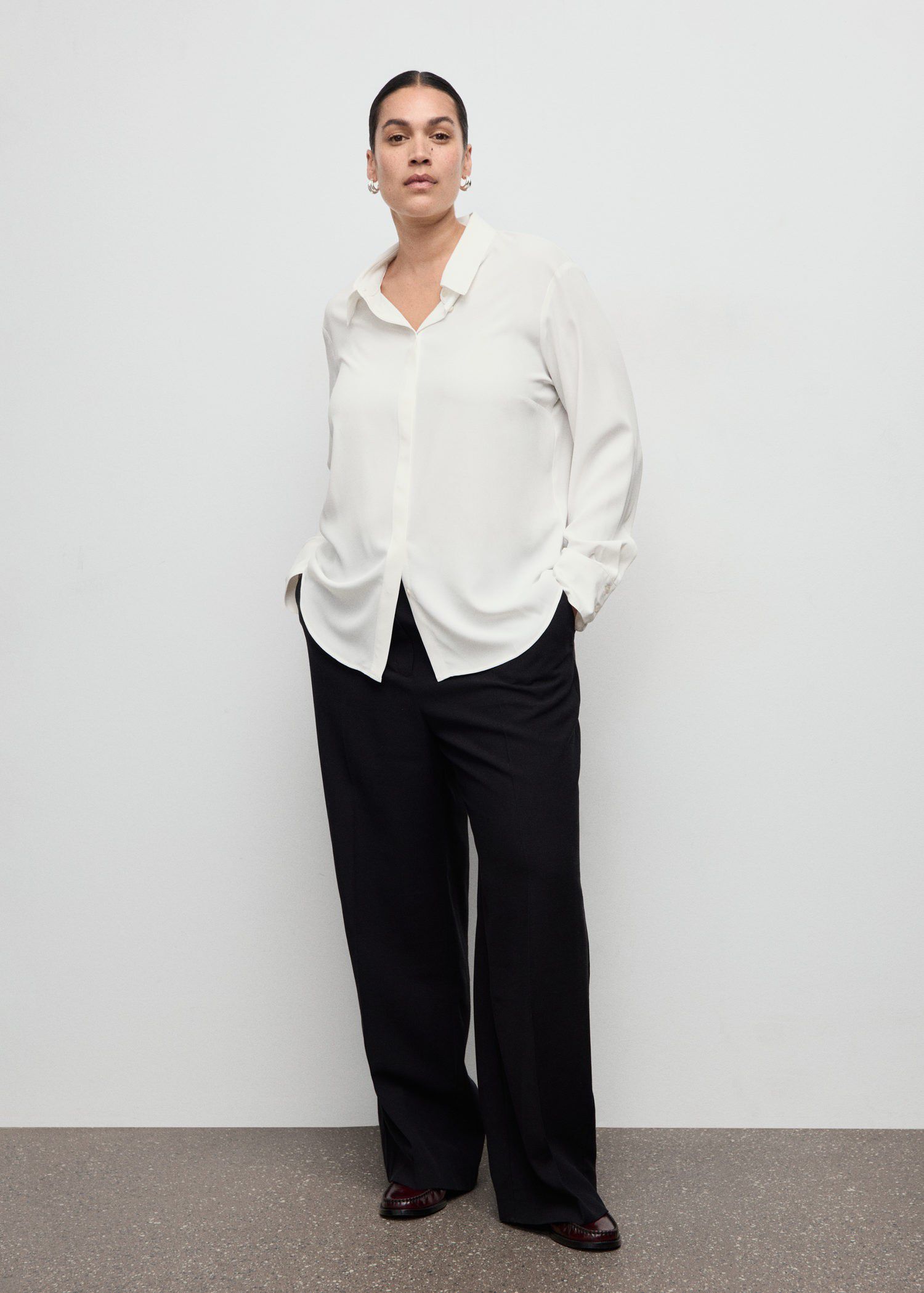 Fluid long-sleeved blouse