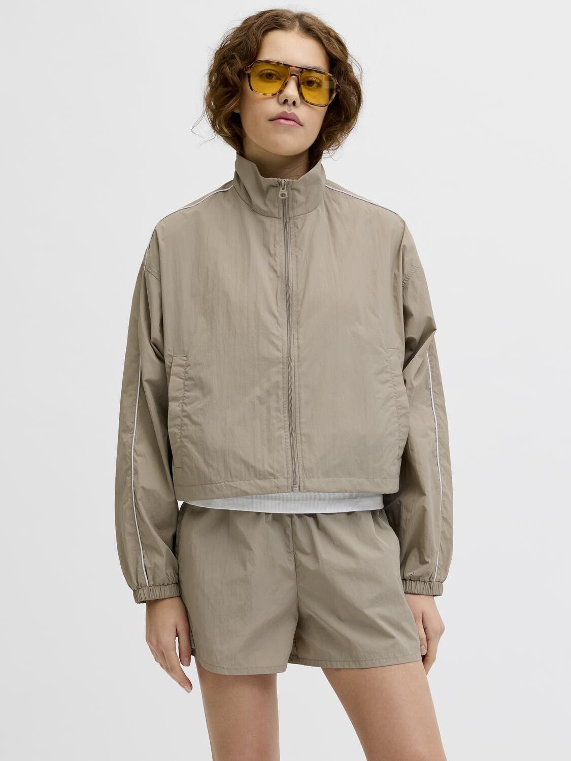 JXNILA LIGHT TRACK JACKET OTW