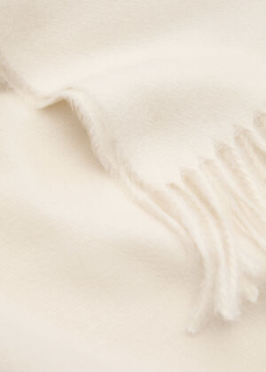 Fringed edge scarf