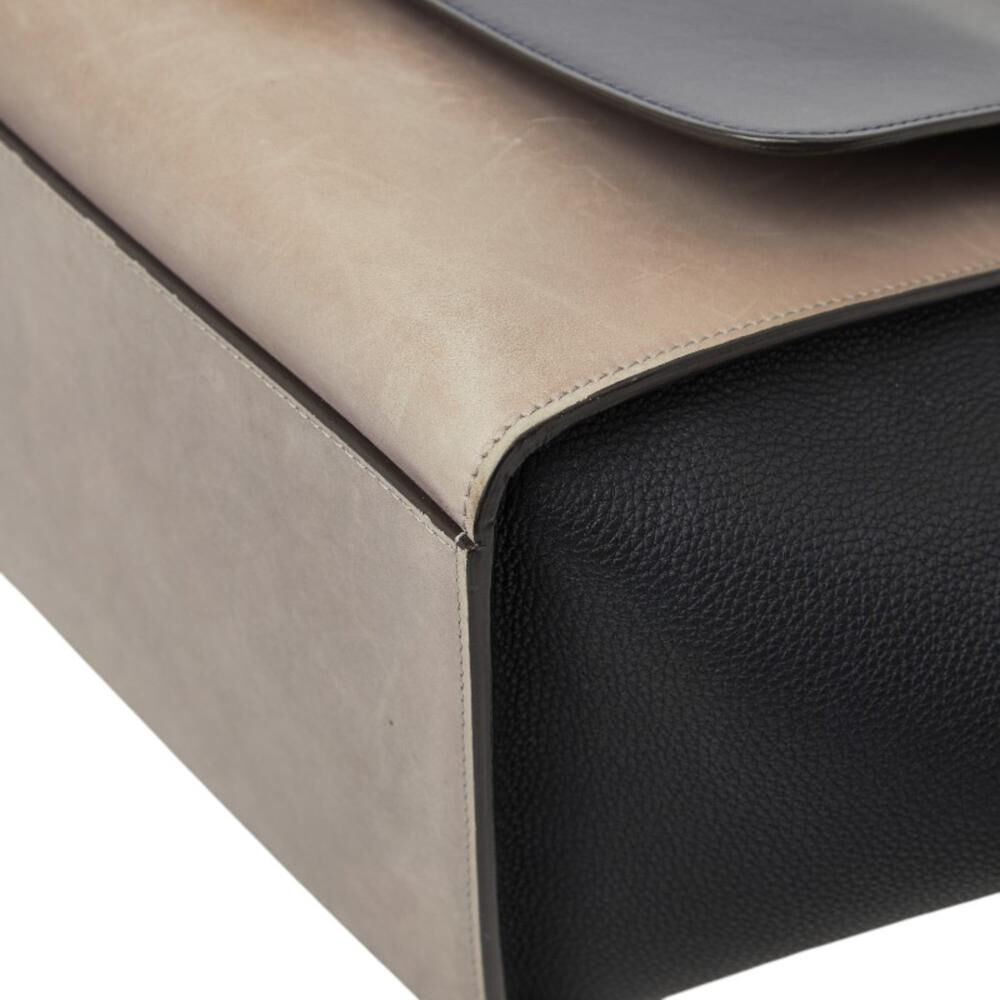 C&eacute;line Trapeze