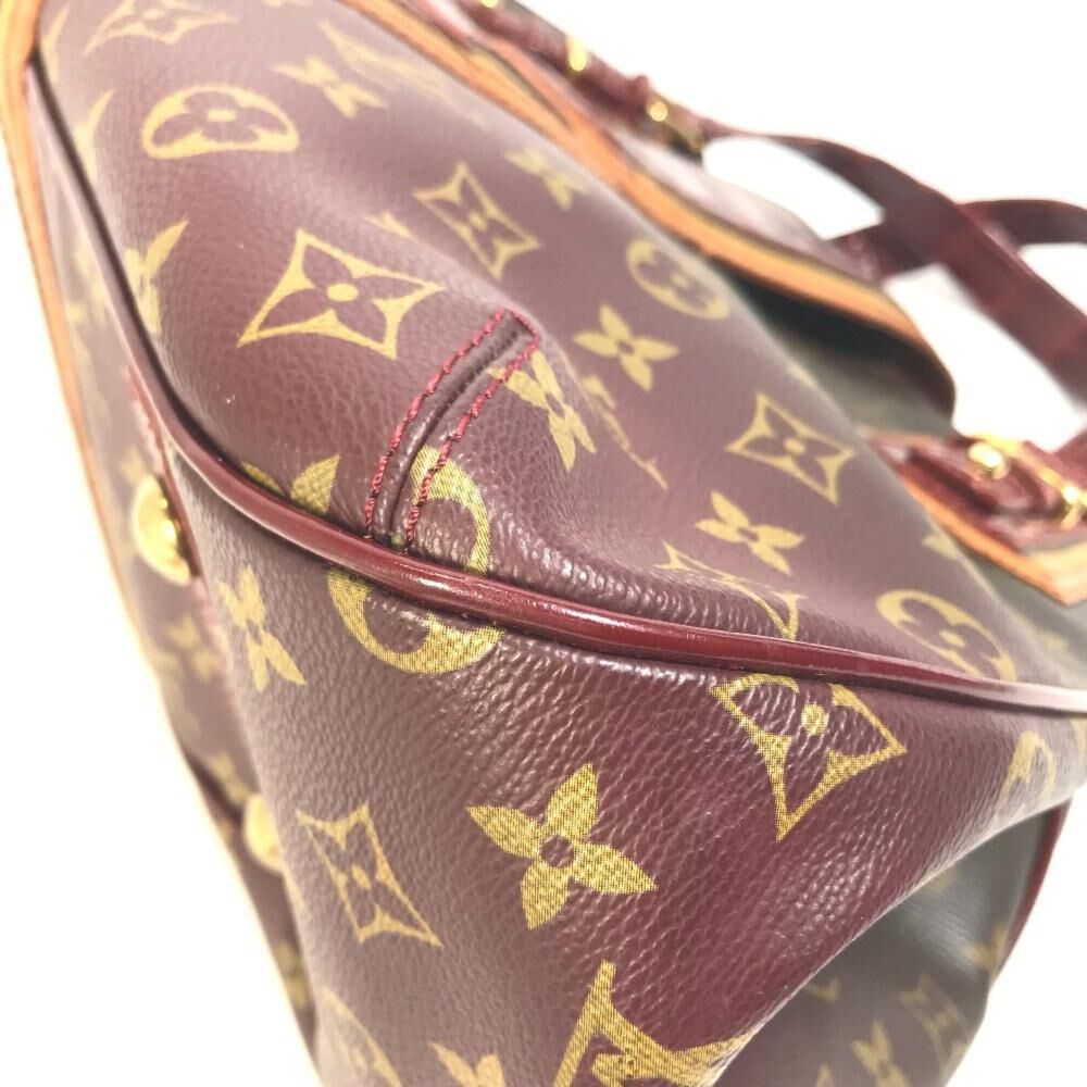 Louis Vuitton Shoulder Bags