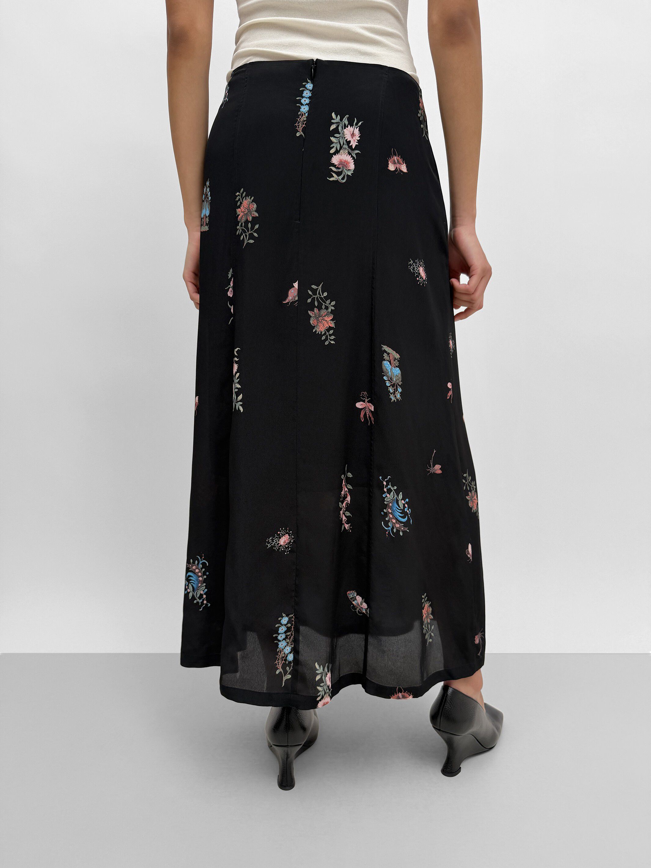 RODEBJER LONDON DUCHARNE