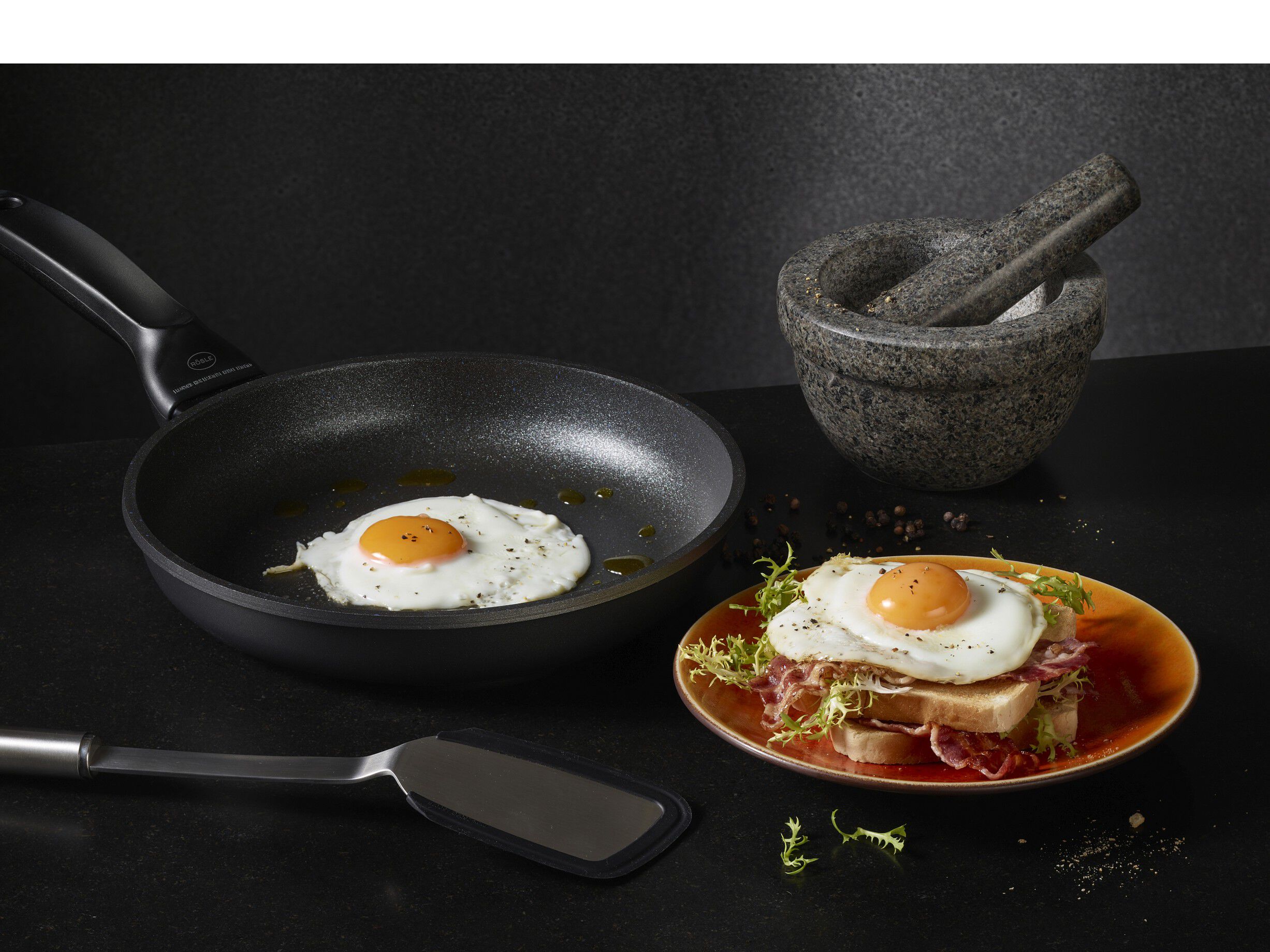 Morter 0,35 liter 14 x 8 cm M&oslash;rkegr&aring; granit