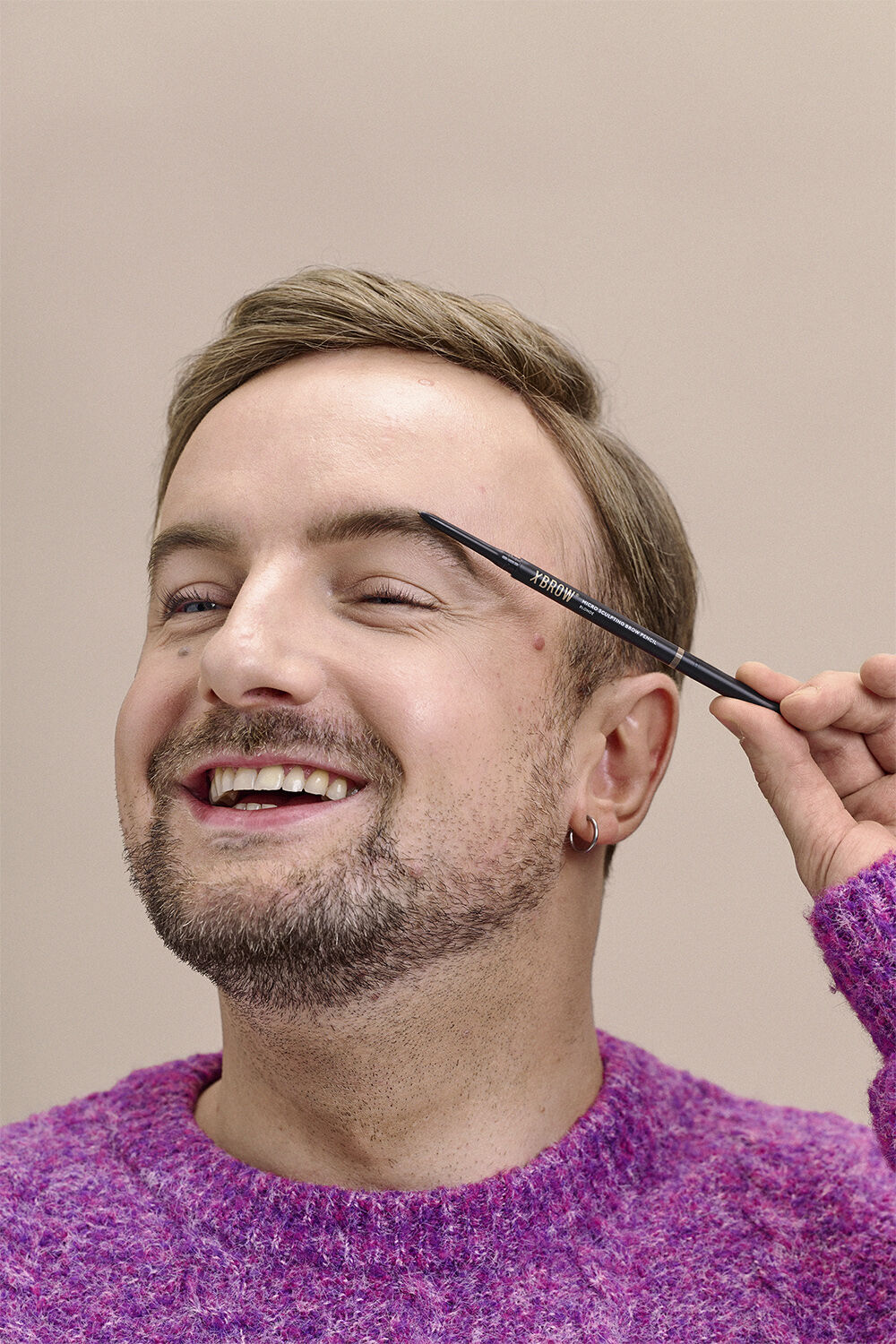 Micro-sculpting brow pencil