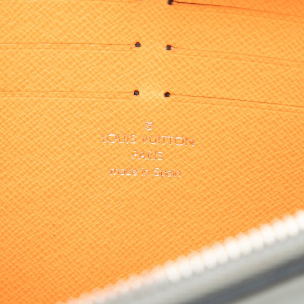 Louis Vuitton Satellite