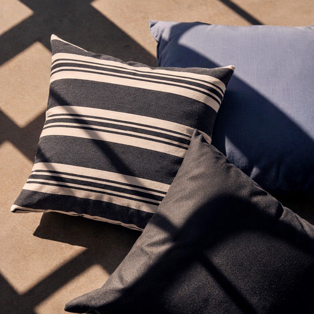 Fossflakes udend&oslash;rspude 50x50 cm. M&oslash;rkebl&aring; stribet