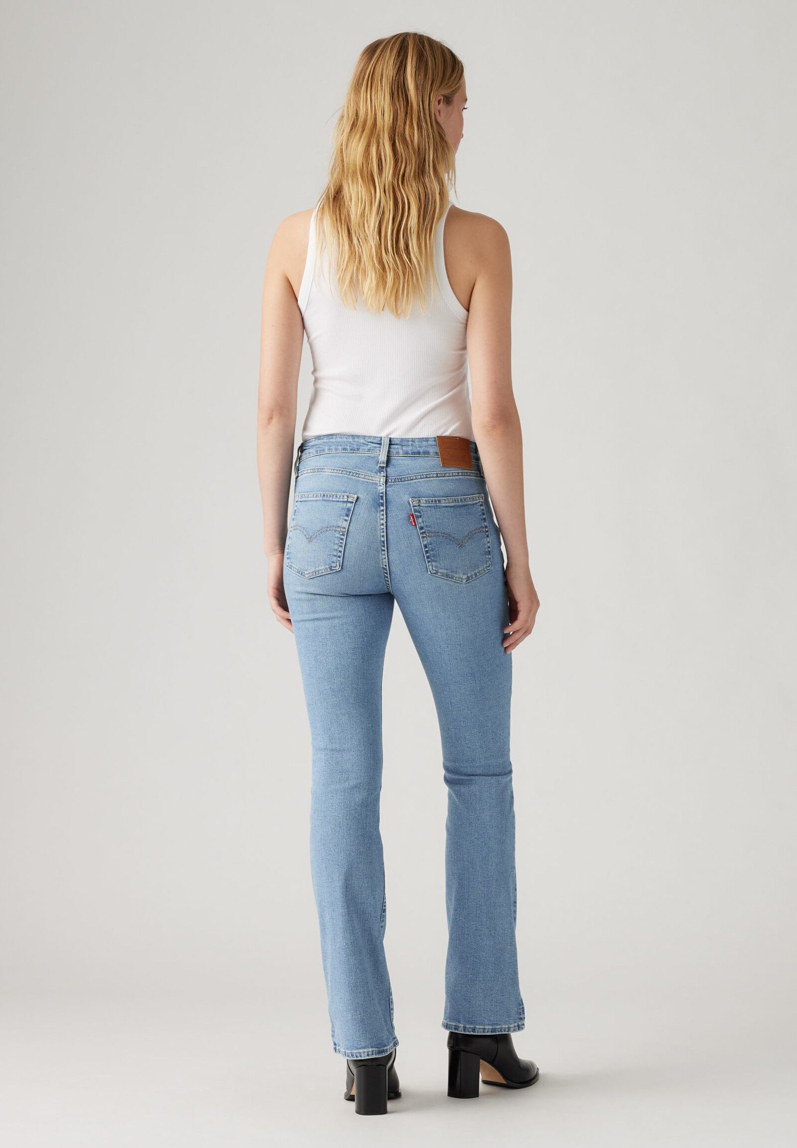 725 High Rise Bootcut Jeans